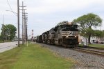 NS 1096 slowly leads 34J up the IHB as it nears Cal Tower